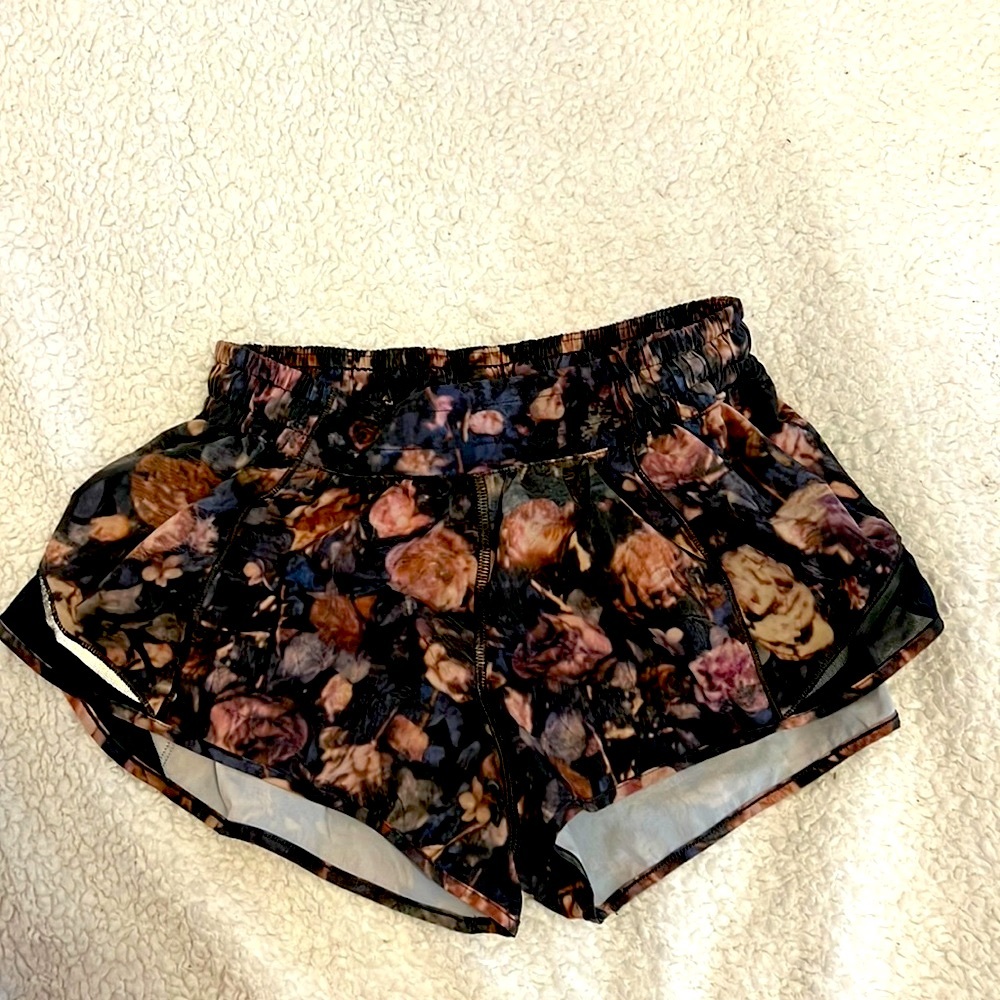 Lulu lemon align shorts